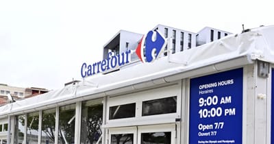 Rencontres, demandes étonnantes... la vie olympique au coeur du Carrefour du Village des Athlètes