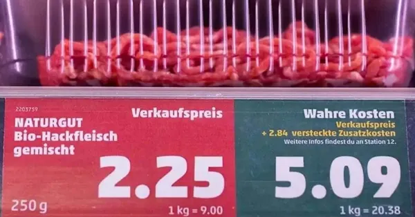 Un supermarché pratique le double prix pour sensibiliser les consommateurs à l’environnement