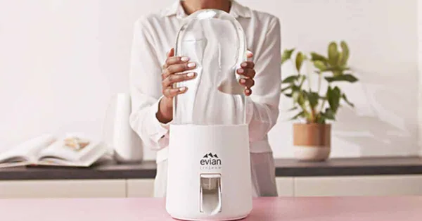 Evian crée (re)new, une fontaine à eau moderne et design